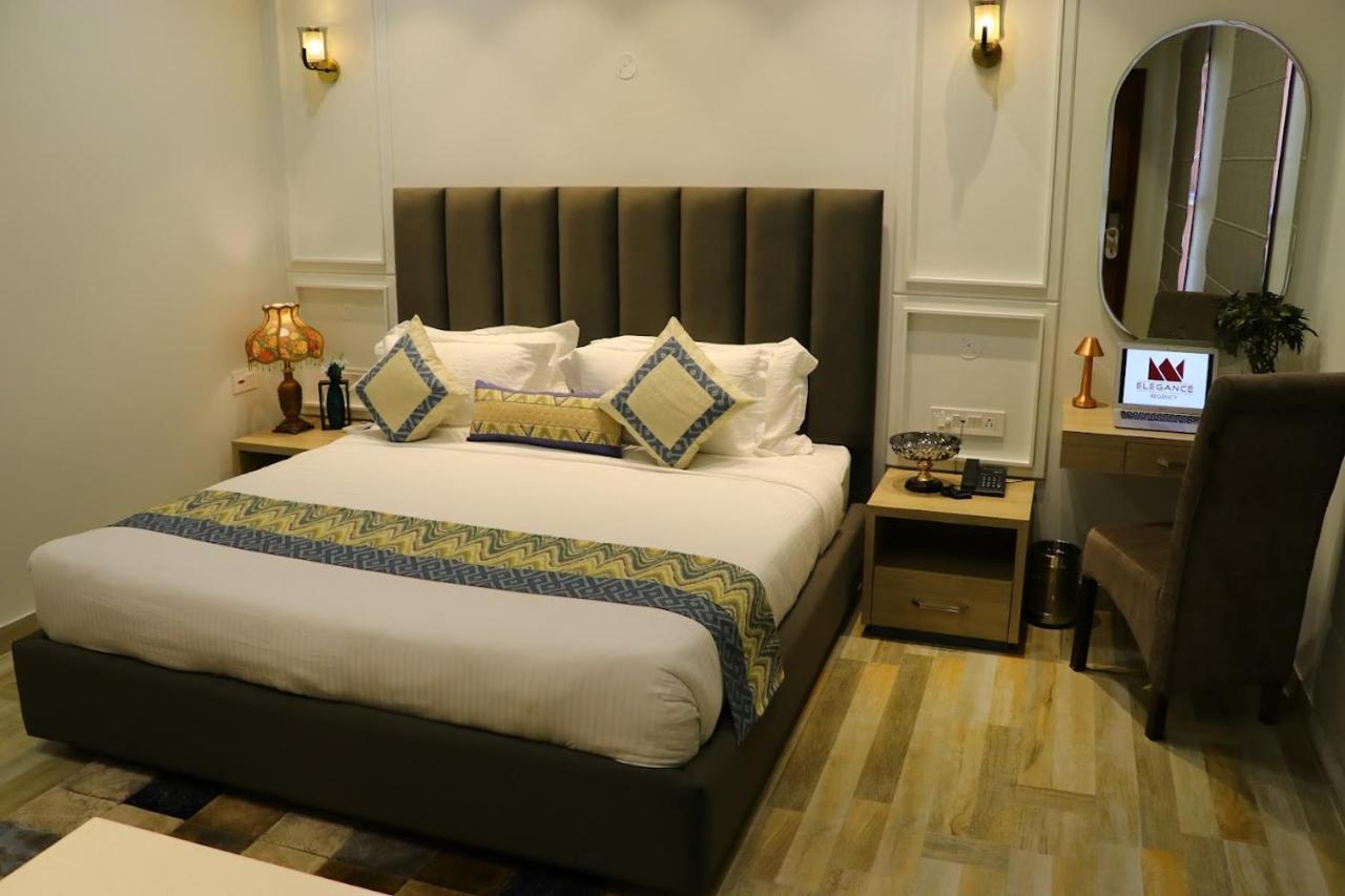 Hotel Elegance Regency Khanna  Zewnętrze zdjęcie