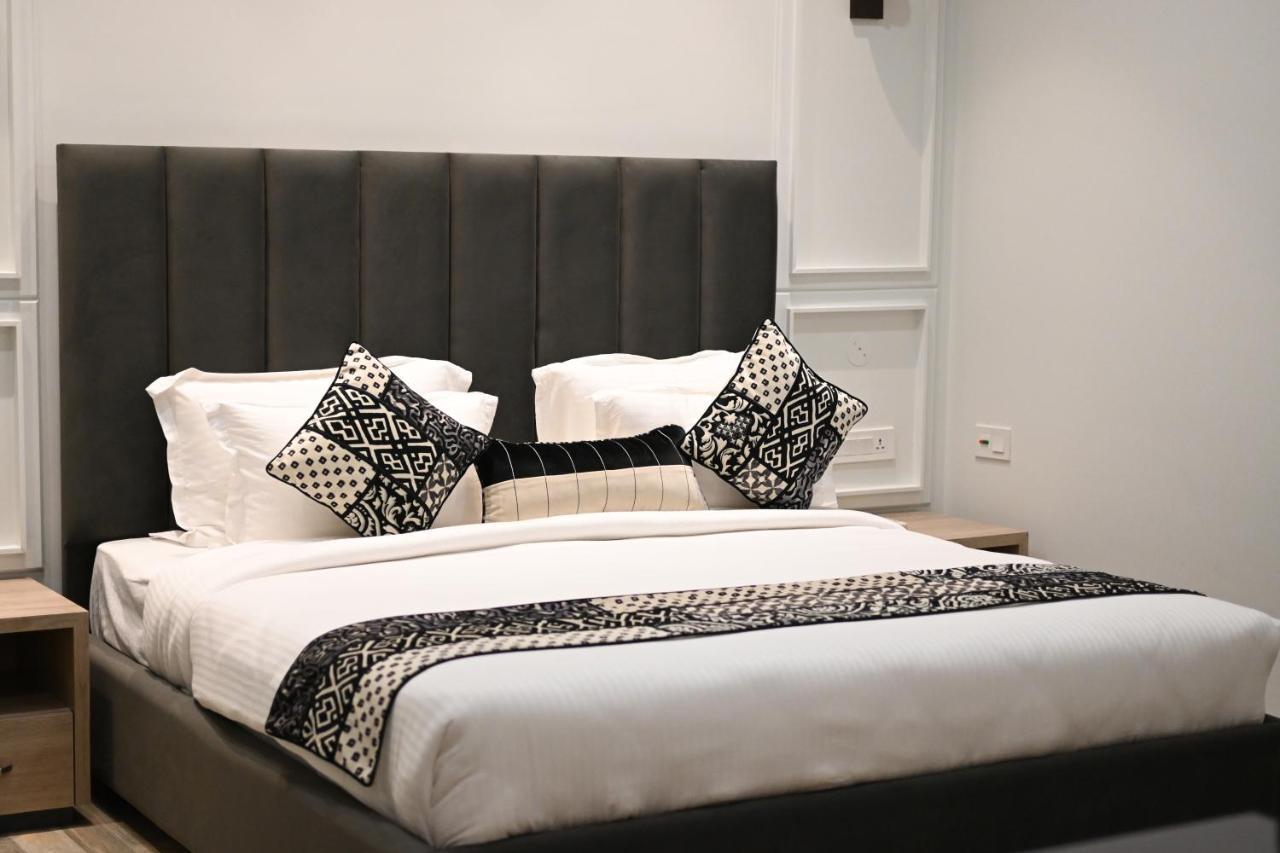 Hotel Elegance Regency Khanna  Zewnętrze zdjęcie