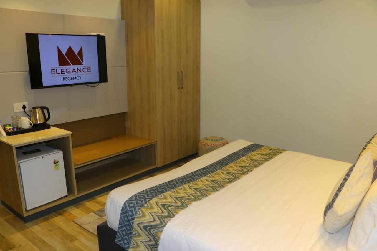 Hotel Elegance Regency Khanna  Zewnętrze zdjęcie